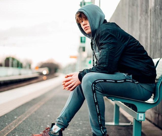 a-comfy-tracksuit-is-essentials-to-pack-for-your-holiday-in-london